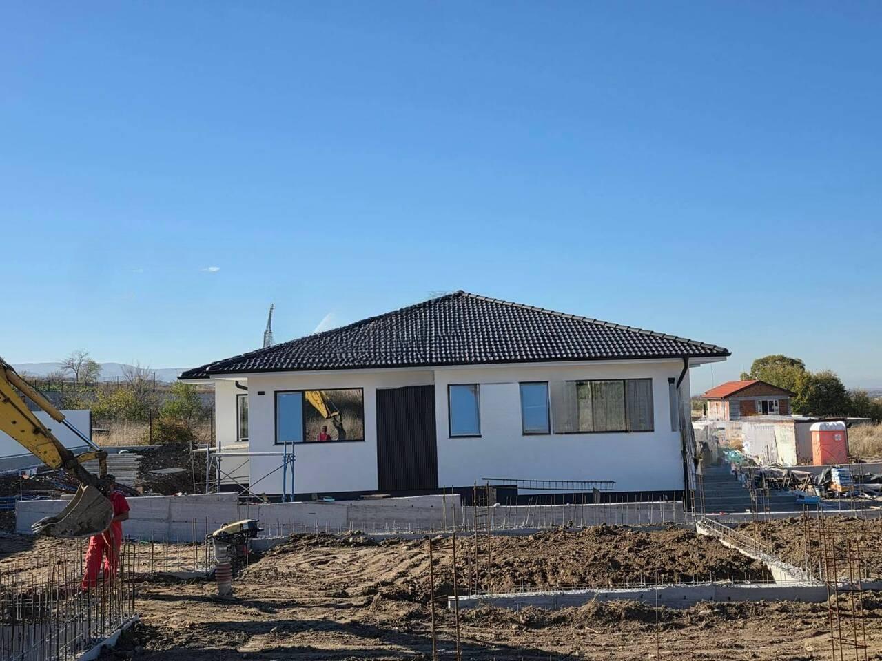 Къща ПРЕД АКТ 16 с ГАРАЖ - село Белащица 2