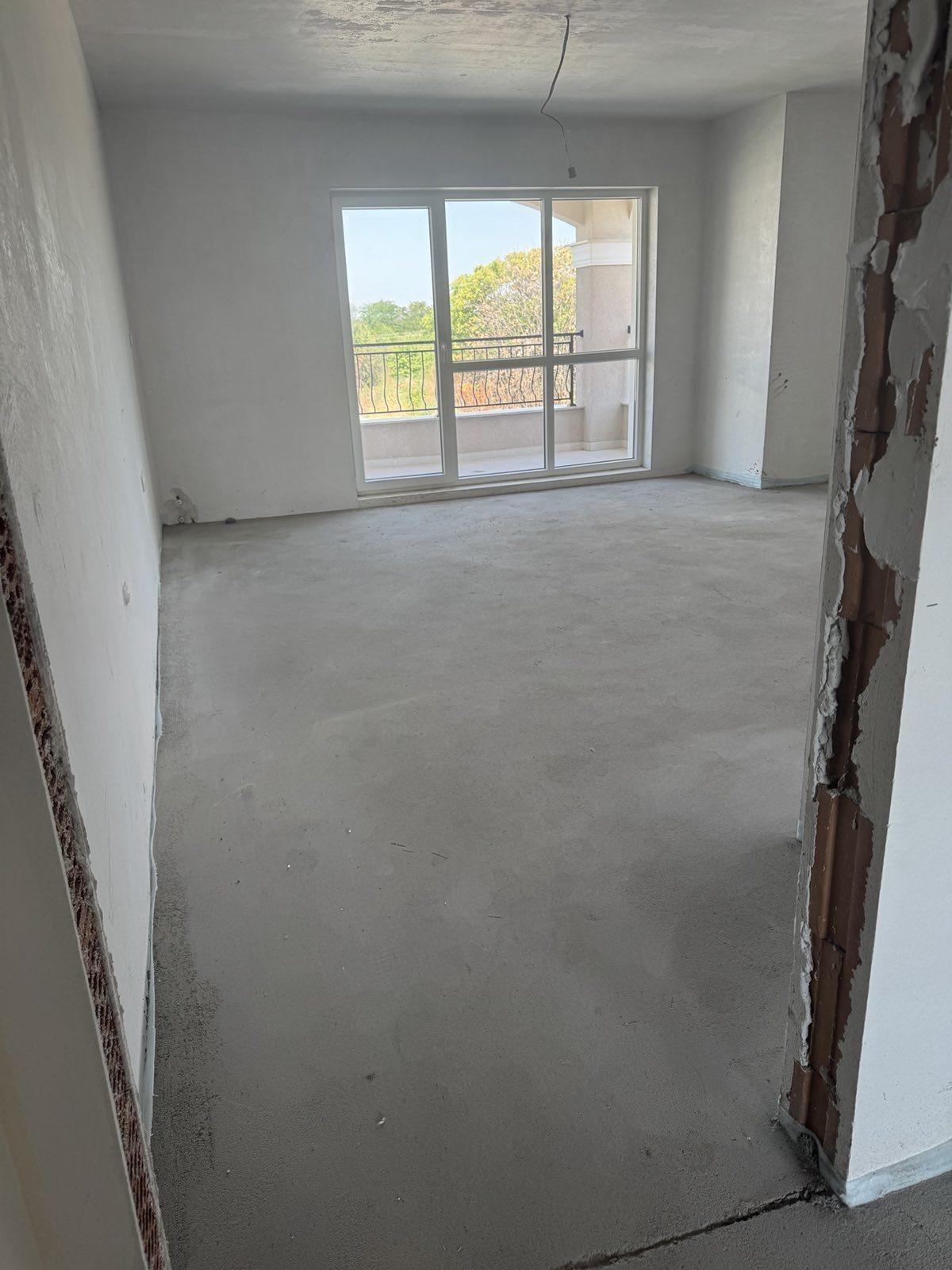 С АКТ 16! Тристаен БУТИКОВА сграда - кв. Беломорски 3