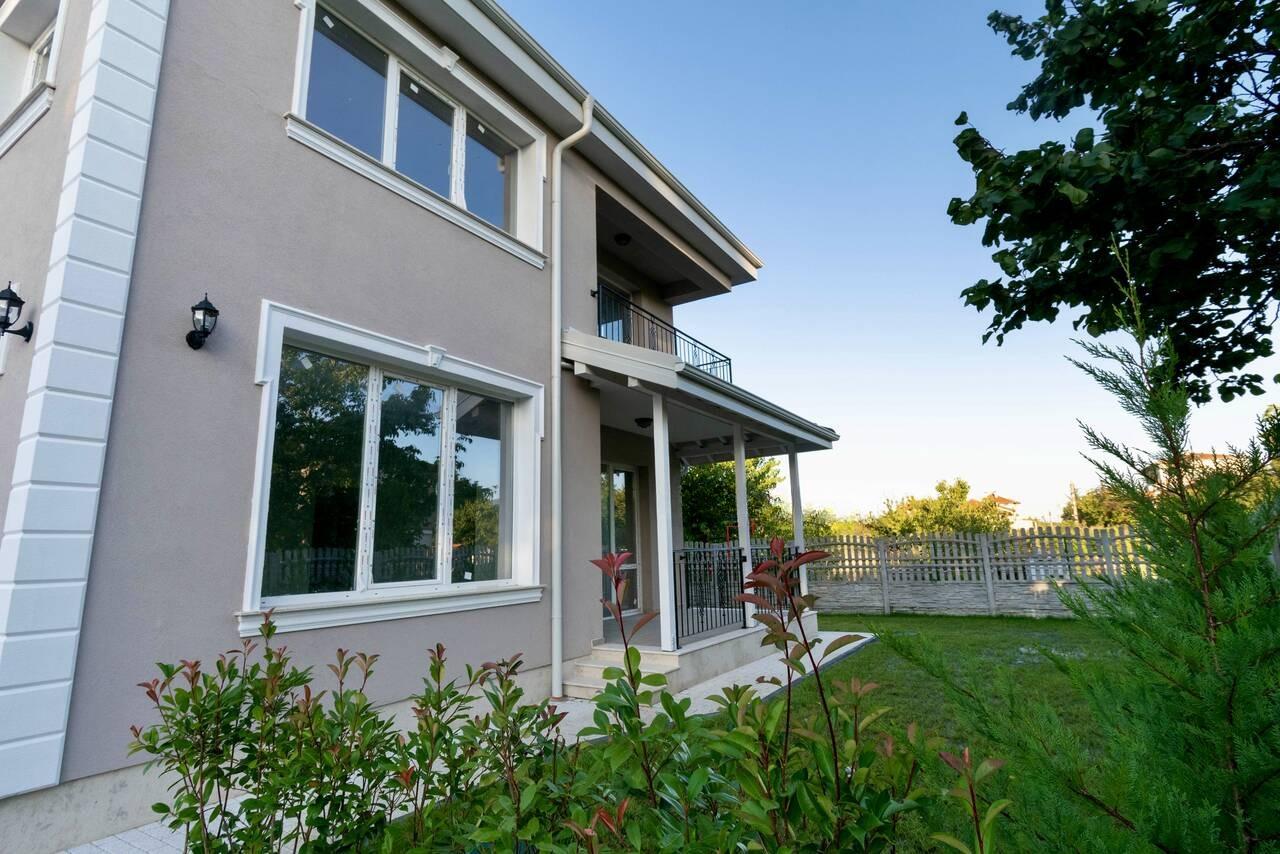  Къща за продажба! кв. Коматево с АКТ 16! 2