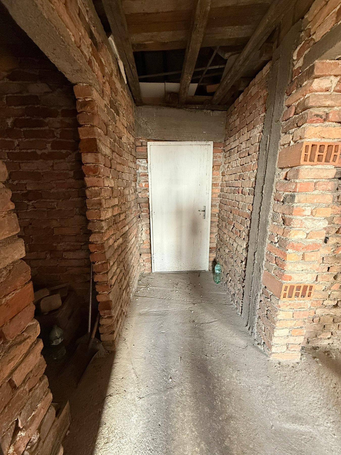 Двустаен апартамент - кв. Кючук Париж с ПАРКОМЯСТО