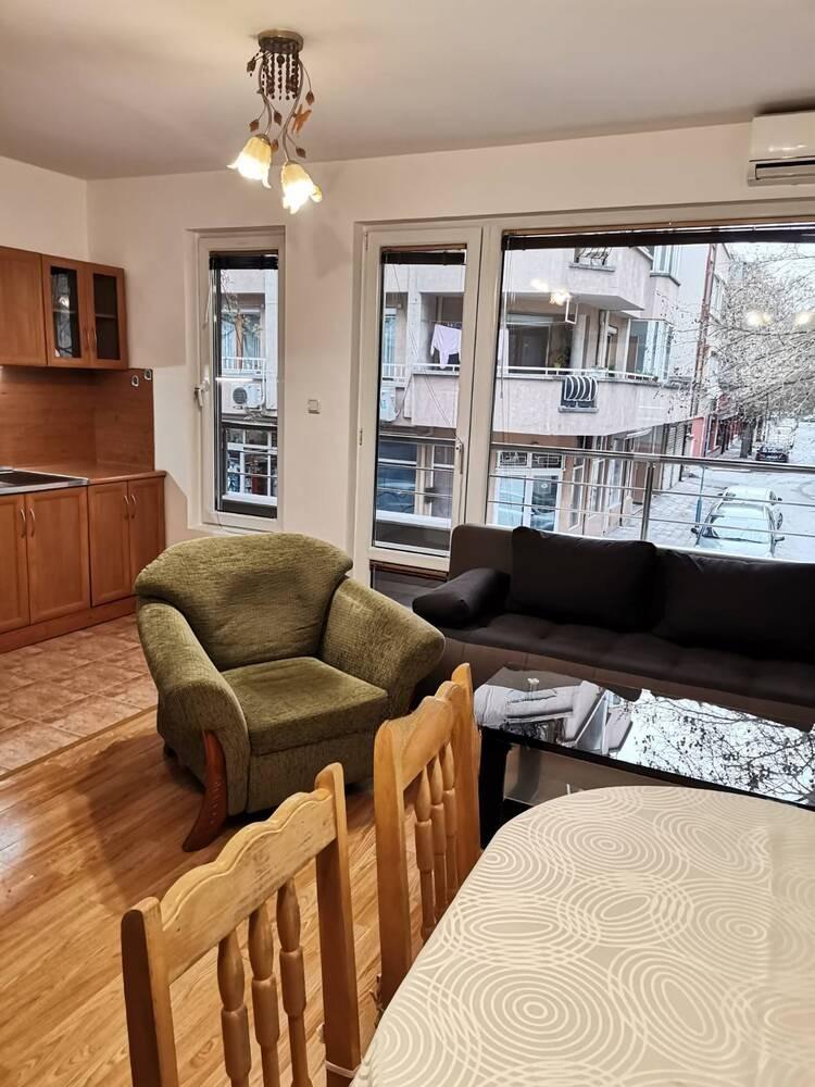 Тристаен ОБЗАВЕДЕН апартамент кв. КЪРШИЯКА 3