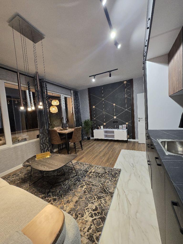 Тристаен обзаведен апартамент - кв. Гагарин 2