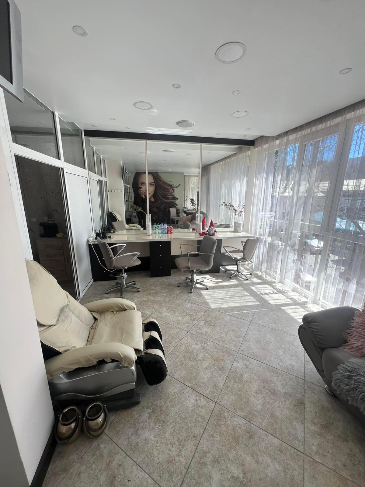 Салон за красота за продажба - кв. Кючук Париж 3