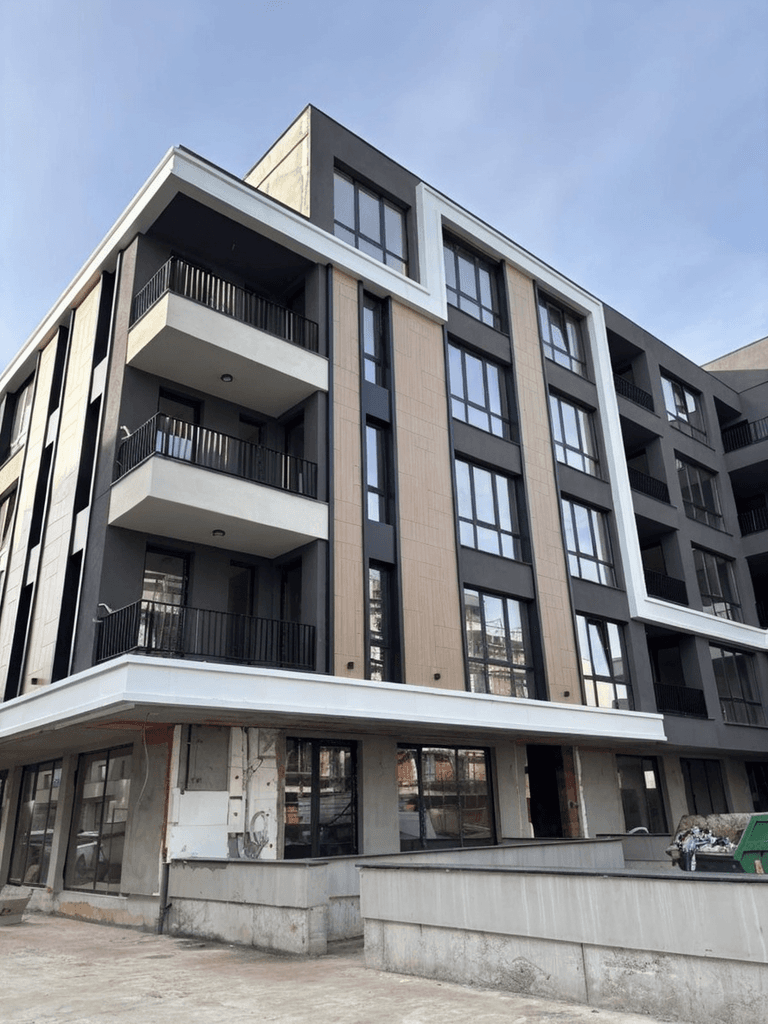 Пред АКТ 16! Тристаен апартамент - кв. Кършияка