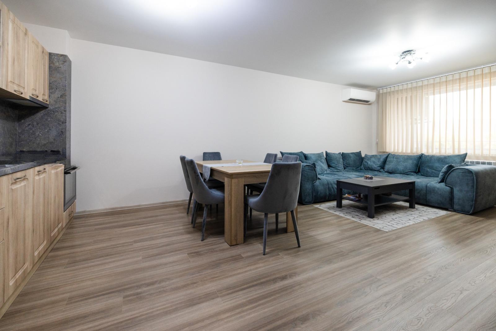 Тристаен обзаведен - Коматевски възел 3