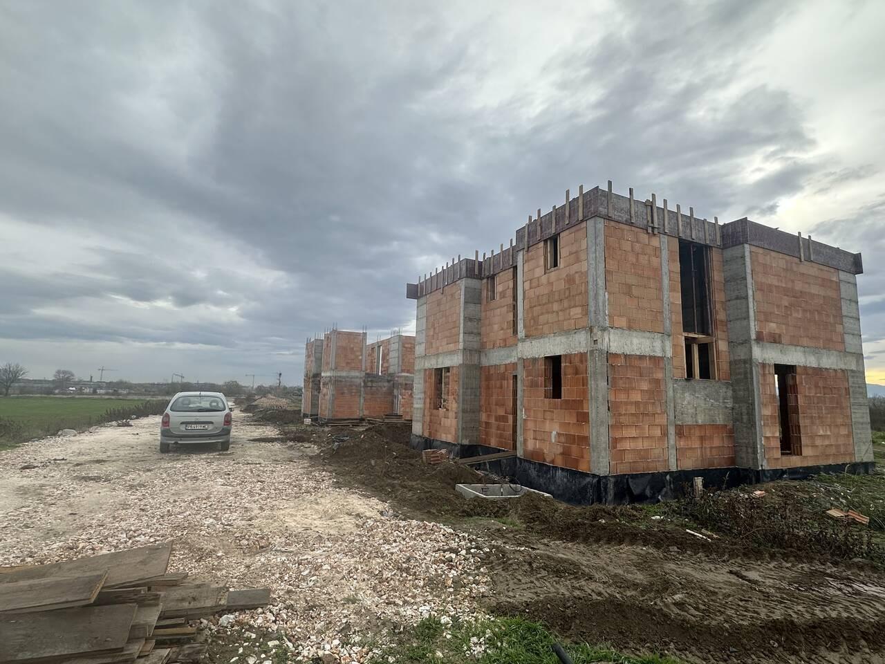 НОВА къща ПРЕД АКТ 14 - кв. Кършияка 2