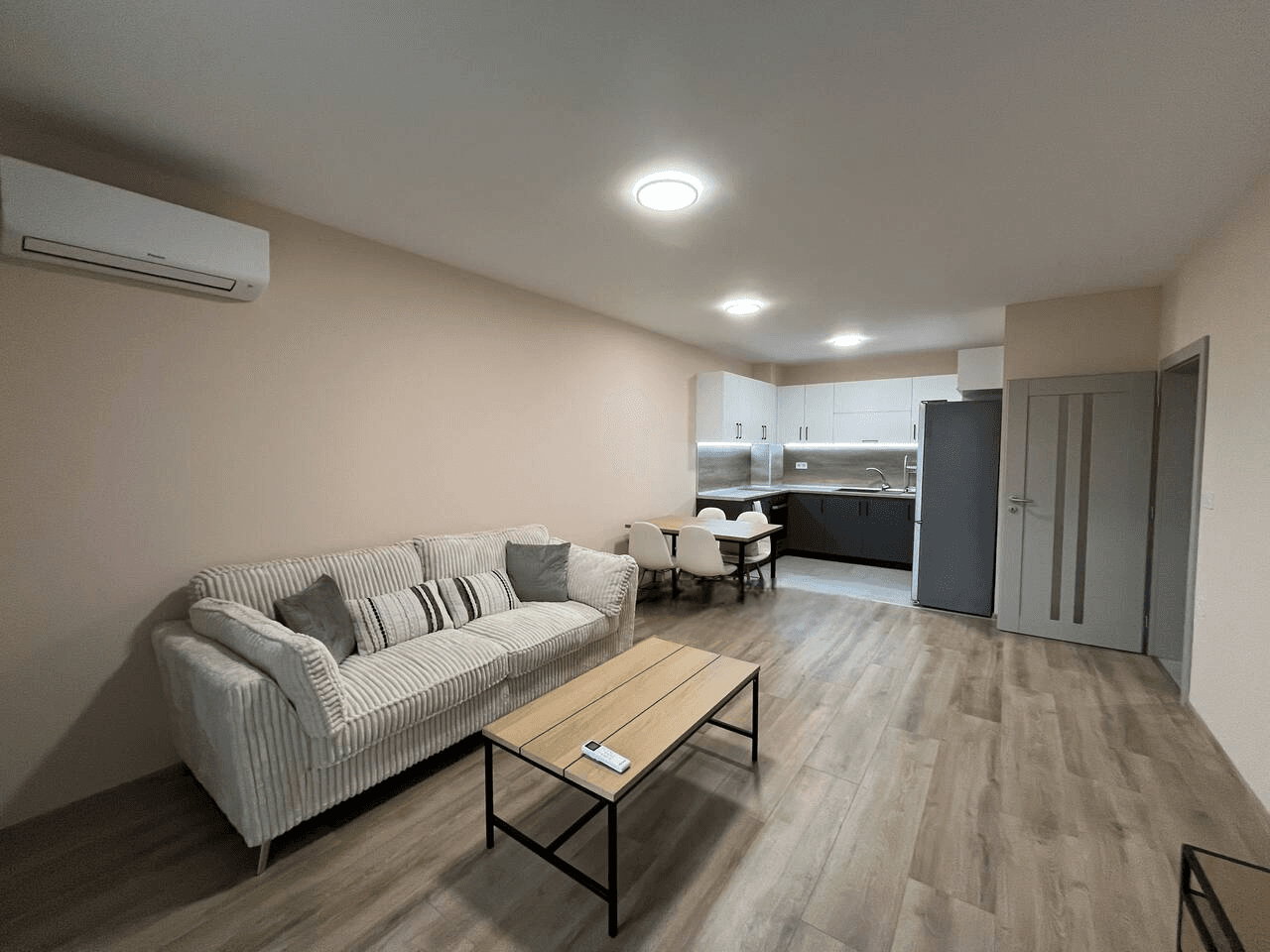 Двустаен обзаведен с АКТ 16 - кв. Христо Смирненски