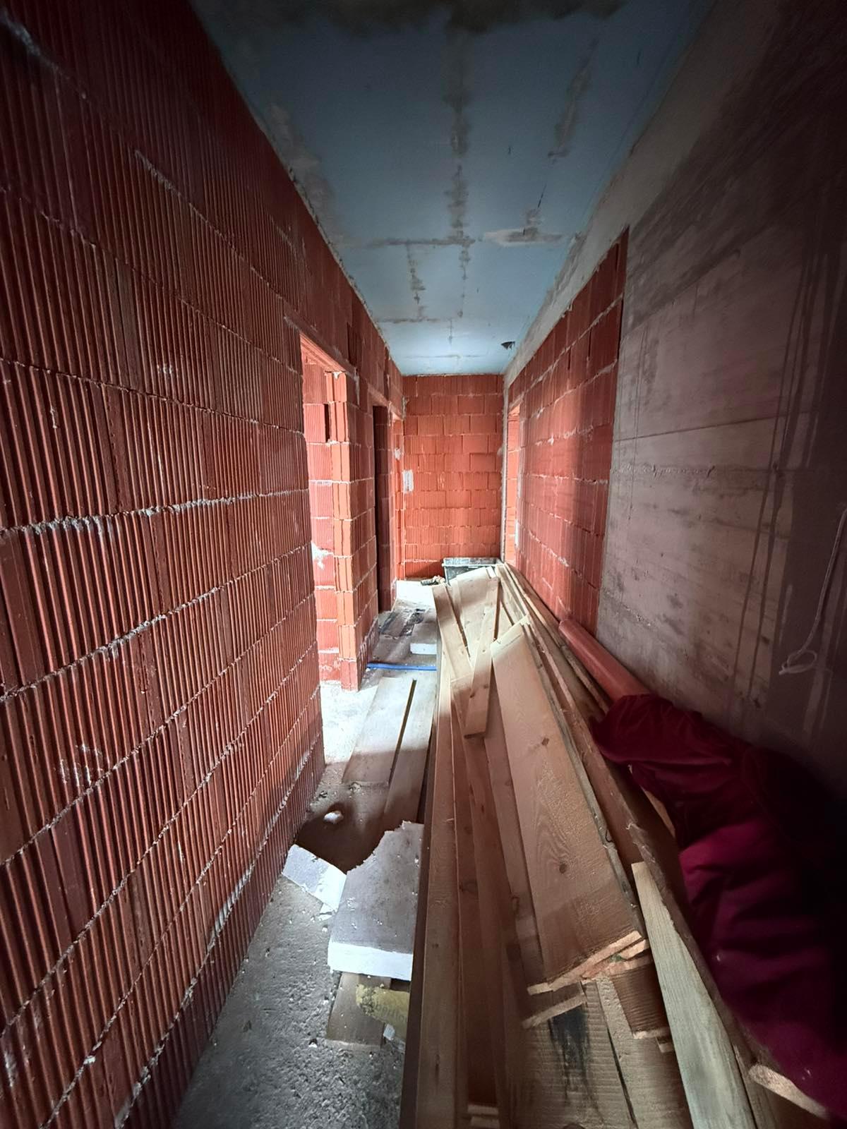 Тристаен апартамент НОВА СГРАДА - кв. КОМАТЕВО 2