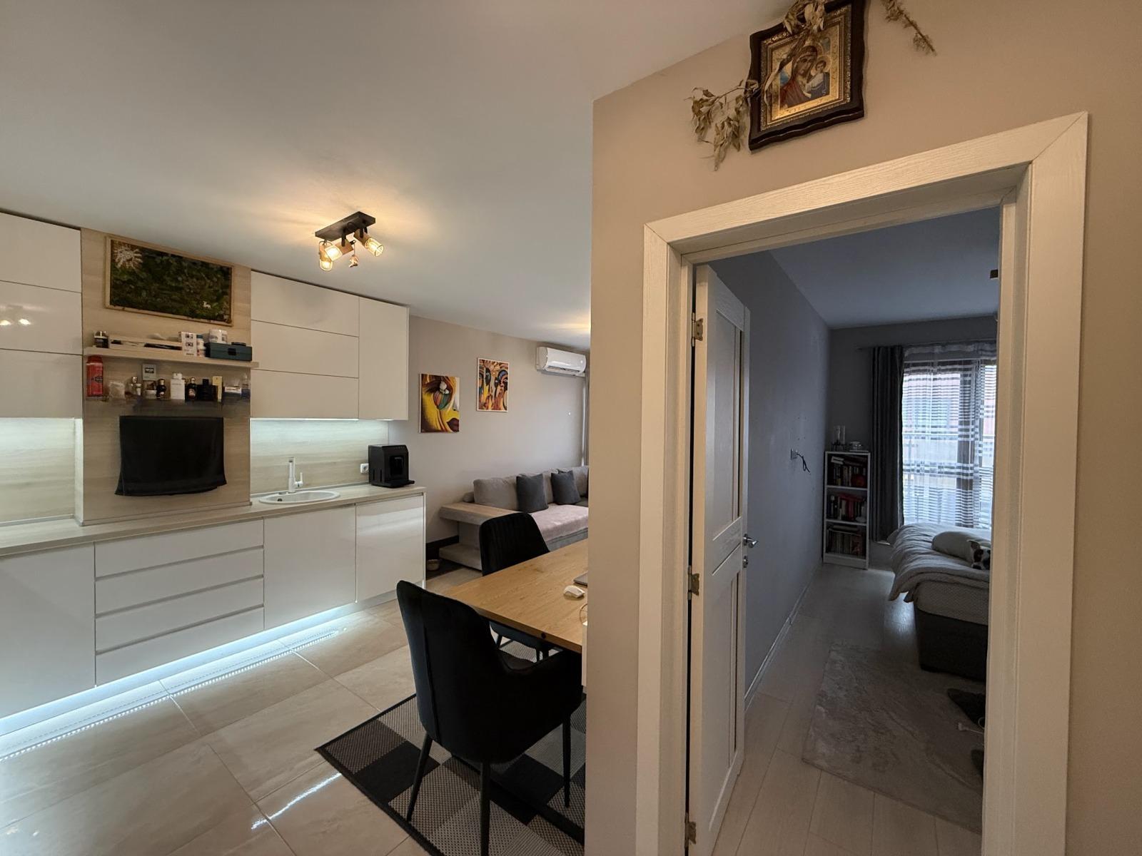 Двустаен обзаведен - кв. Кючук Париж  3