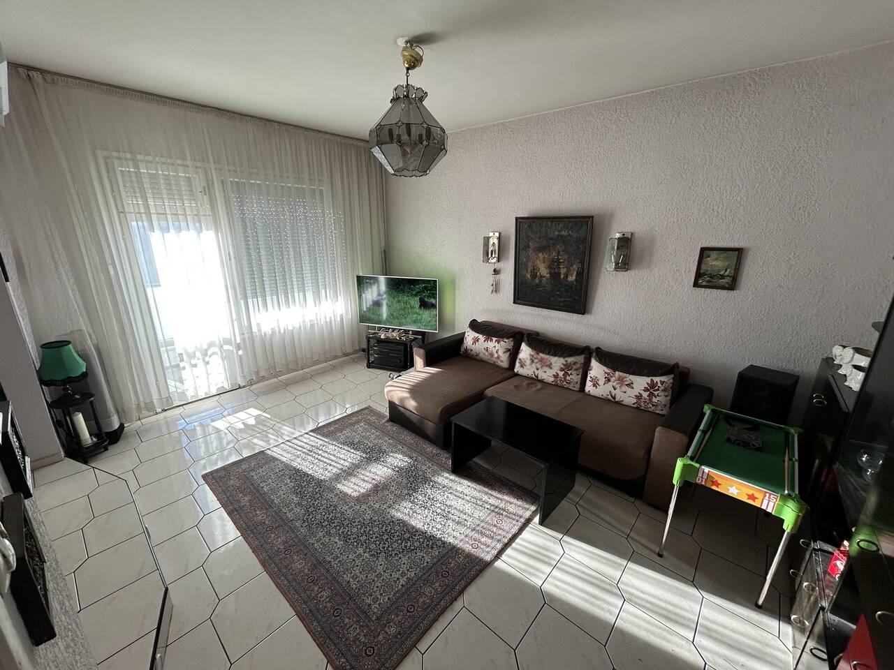 Тристаен обзаведен апартамент - кв. Тракия 2