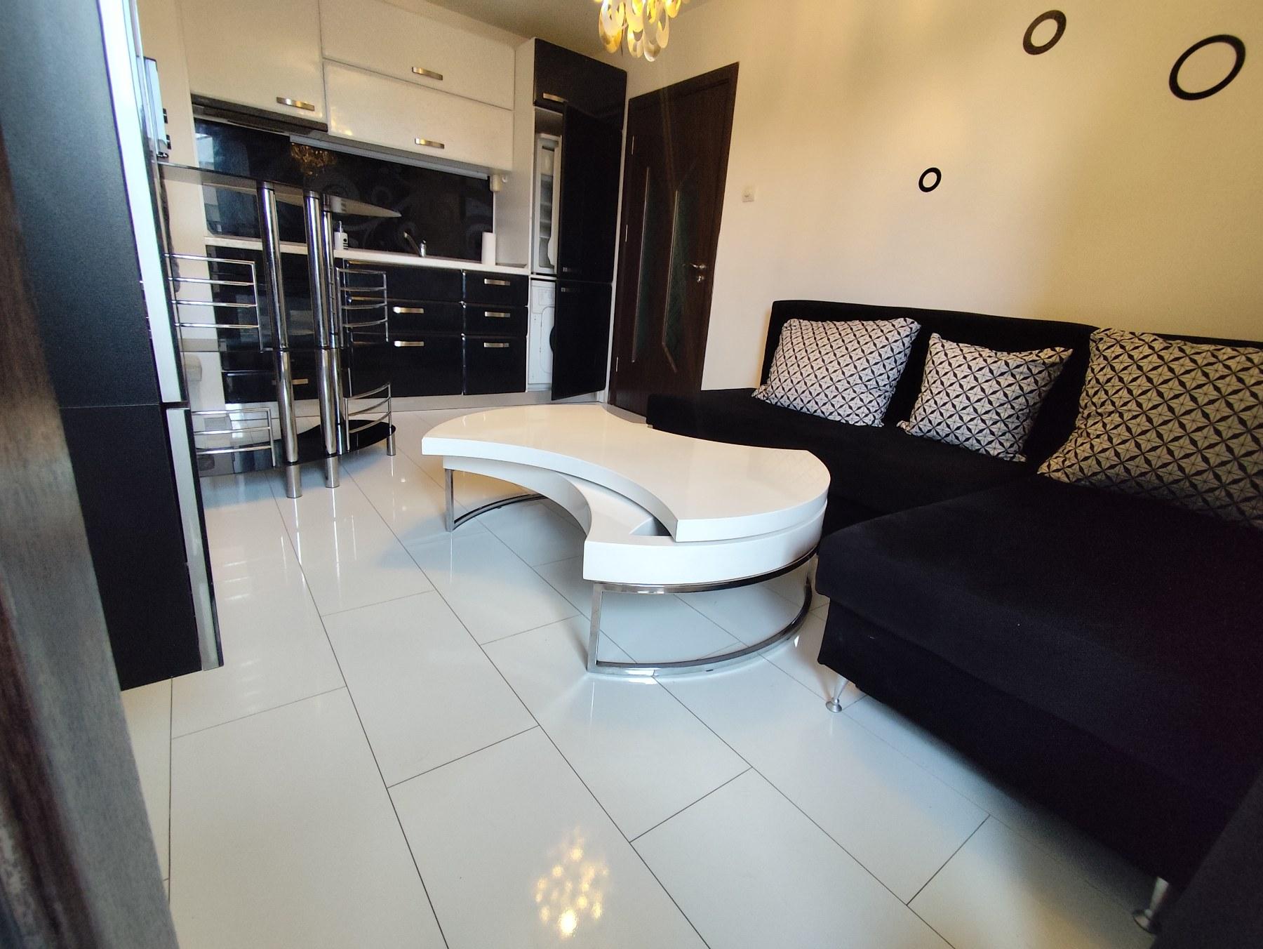 Двустаен обзаведен апартамент - кв. Христо Смирненски 2