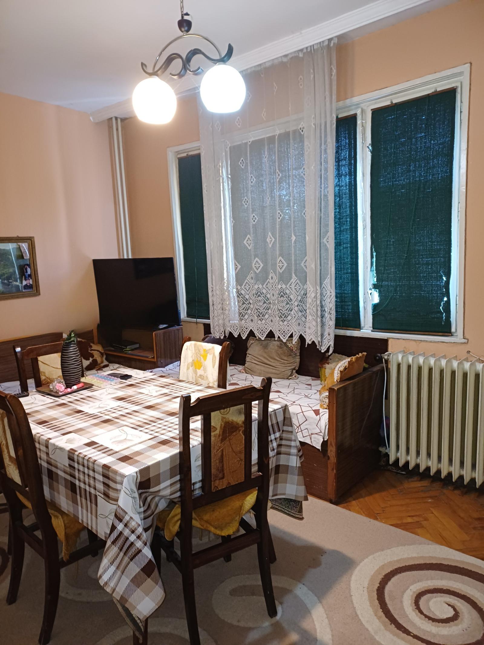 Многостаен апартамент - кв. Христо Смирненски