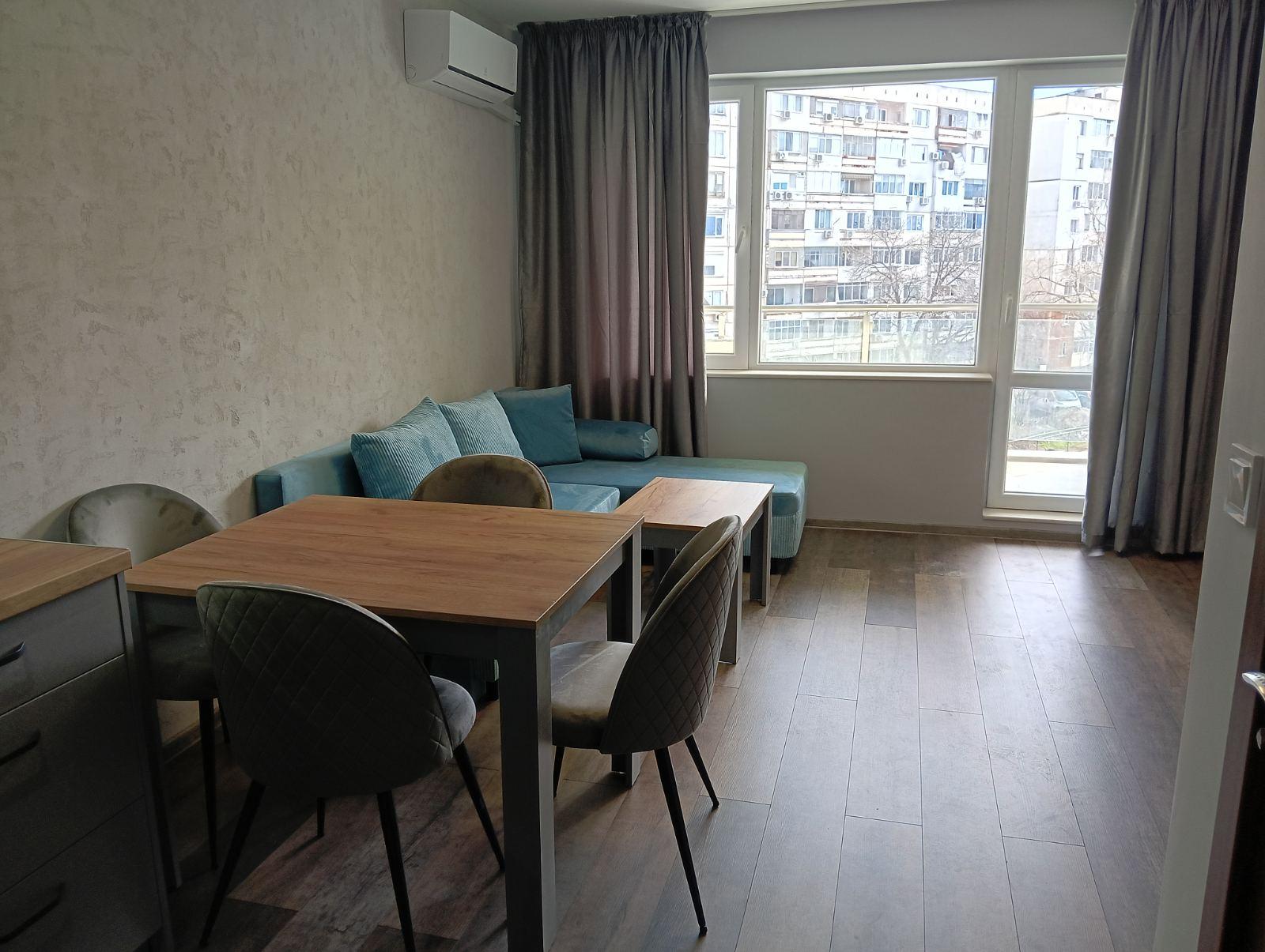 Двустаен обзаведен апартамент - кв. Христо Смирненски 3