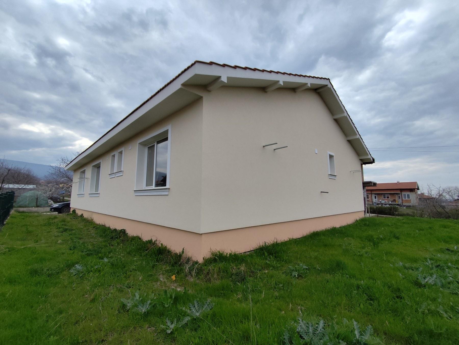 Къща за продажба с АКТ 16 - село Браниполе