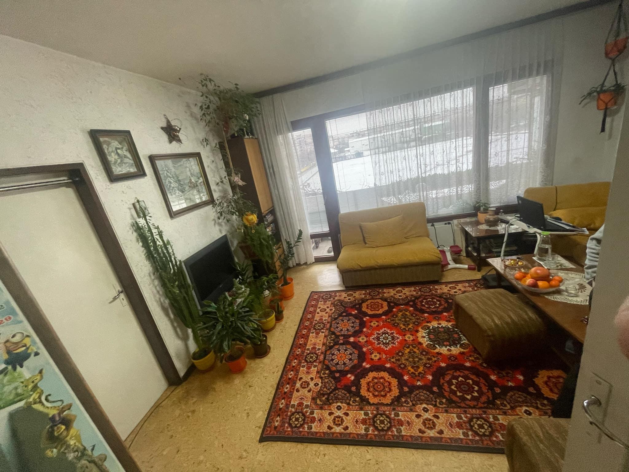 Тристаен апартамент кв. Изгрев / С ГАРАЖ