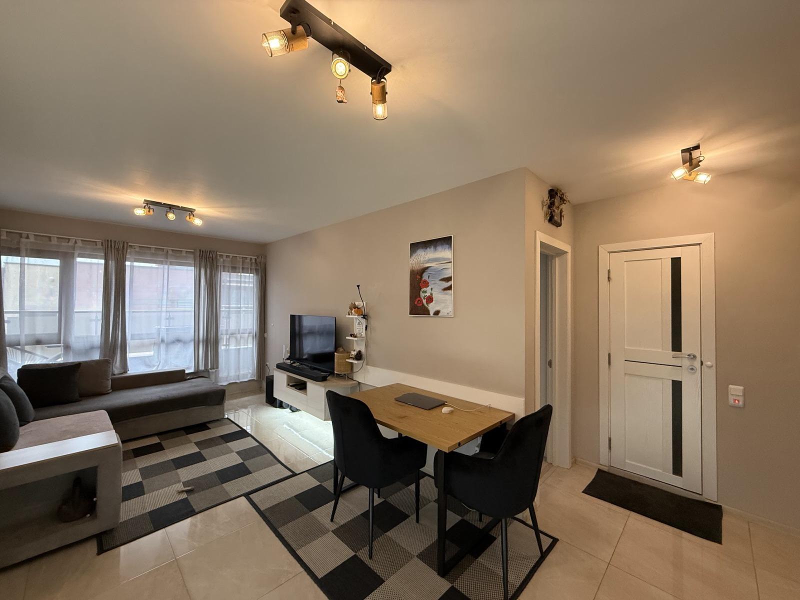 Двустаен обзаведен - кв. Кючук Париж  2