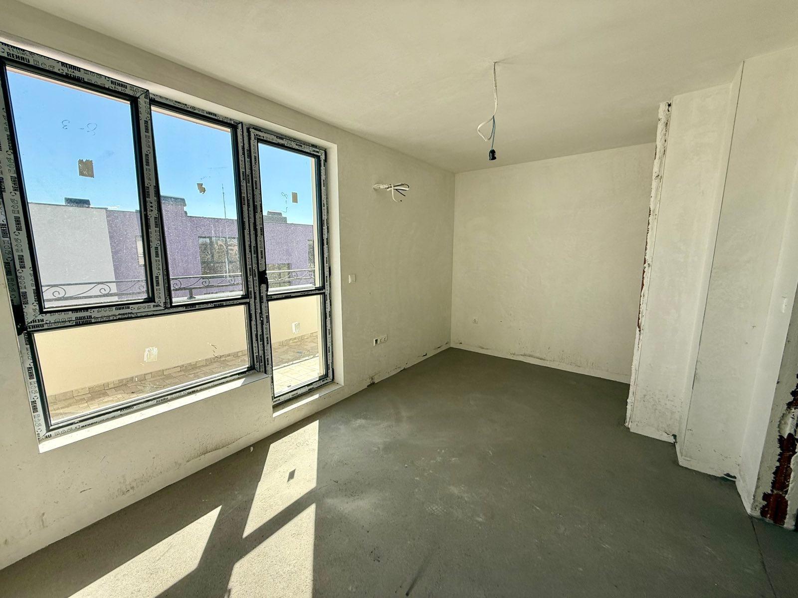 Елегантен тристаен апартамент с ДВЕ ПАРКОМЕСТА в нова сграда в кв. Остромила 3