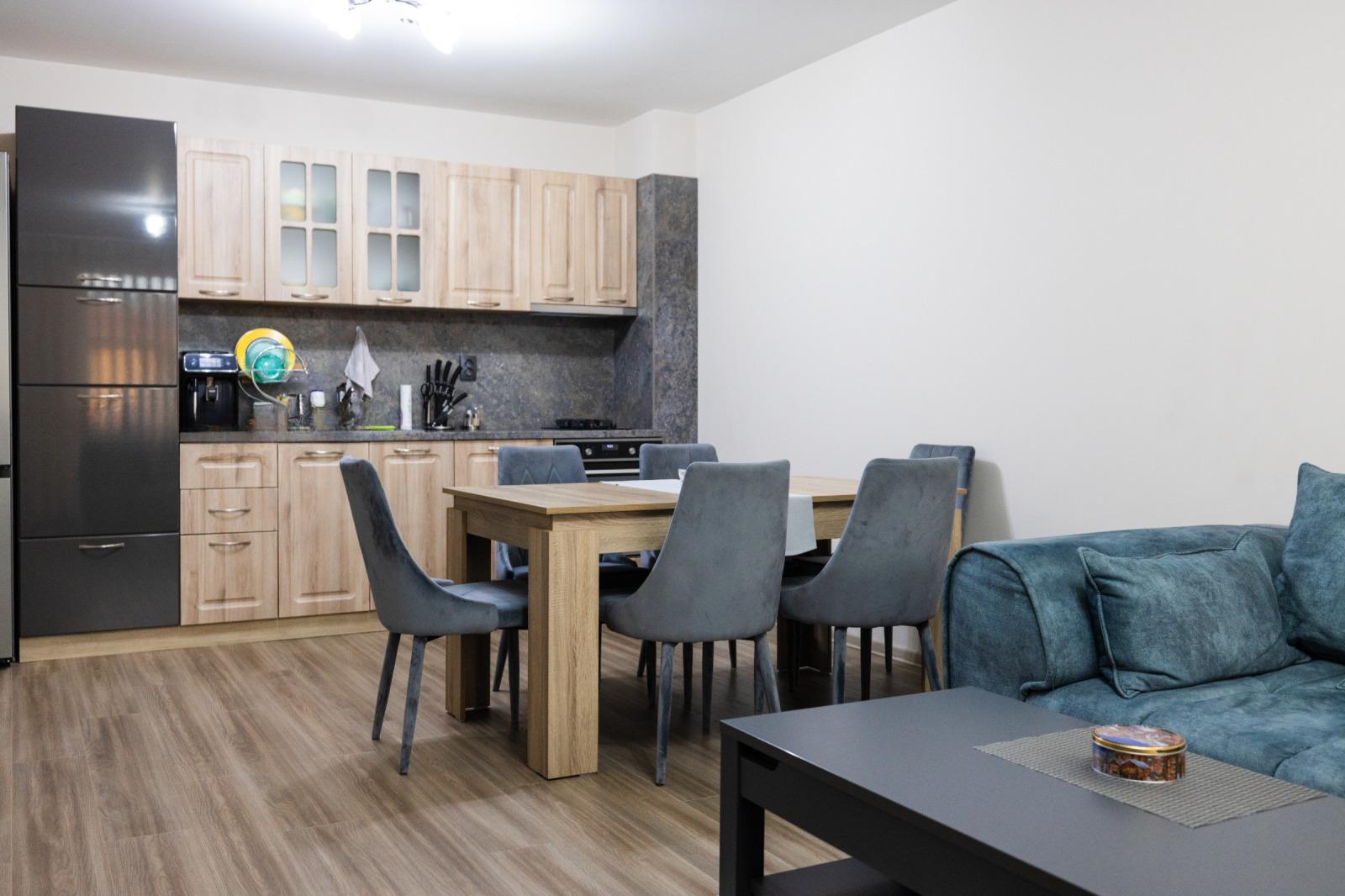 Тристаен обзаведен - Коматевски възел 2