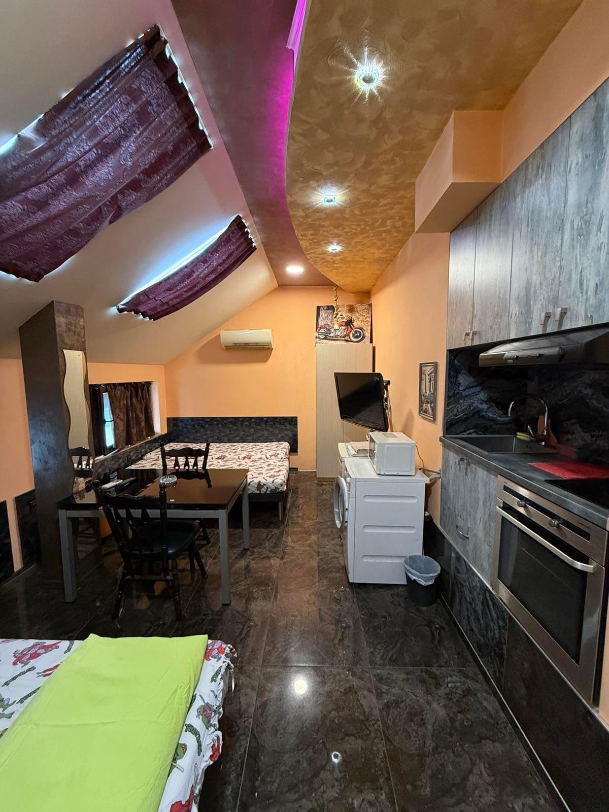 МАЛКА СГРАДА / Едностаен ОБЗАВЕДЕН апартамент кв. Кършияка 2