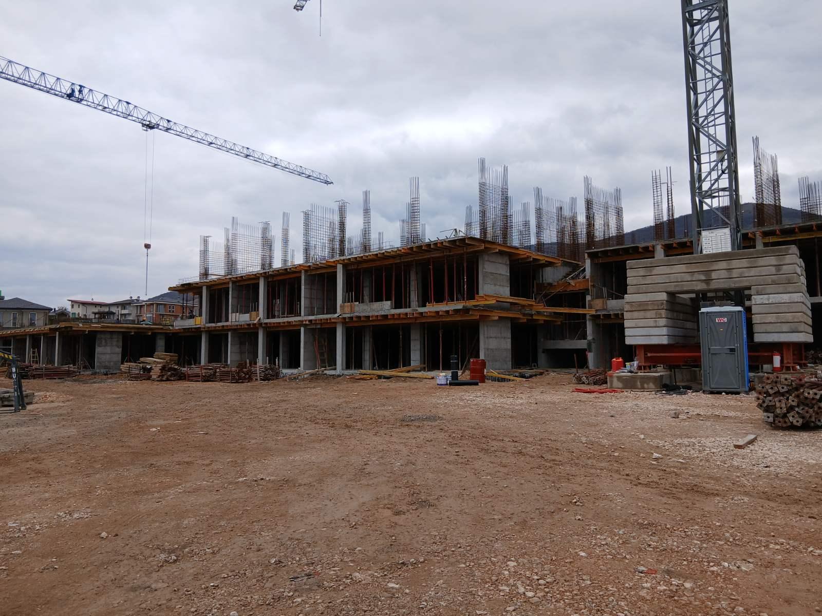 Тристаен апартамент с Градски удобства и спокойствие - Марково 2