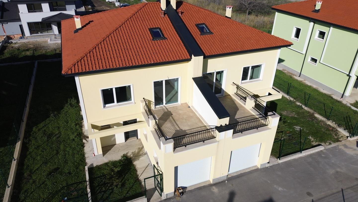 Къща с АКТ 16 - село Първенец