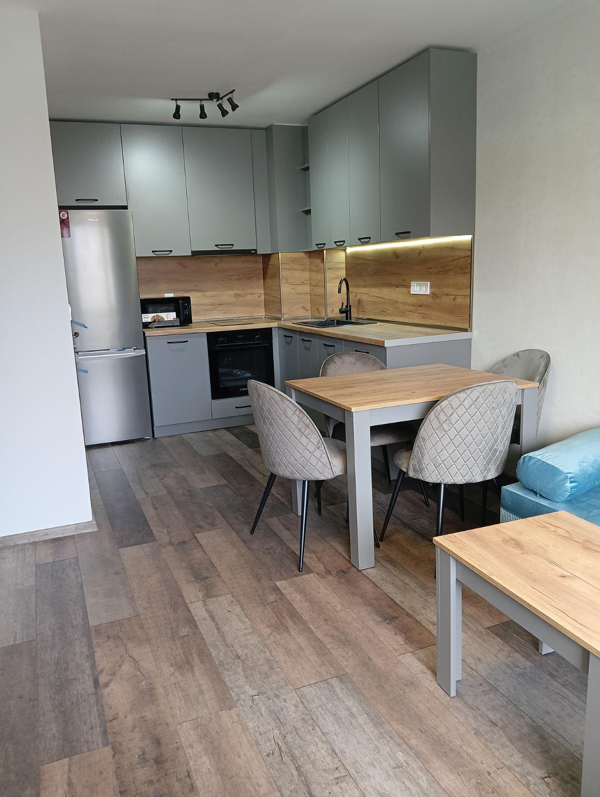 Двустаен обзаведен апартамент - кв. Христо Смирненски