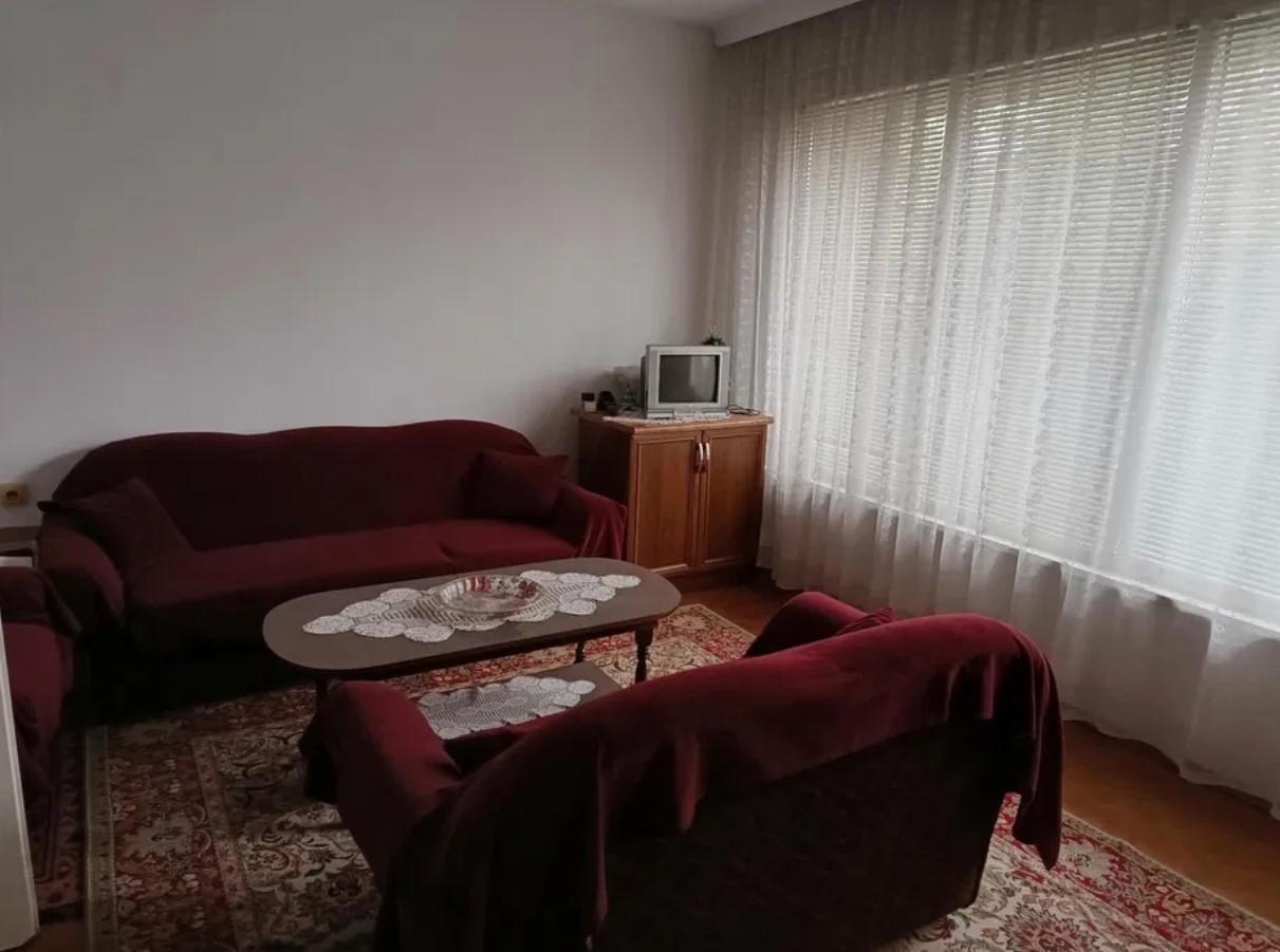 Тристаен апартамент - Кючук Париж