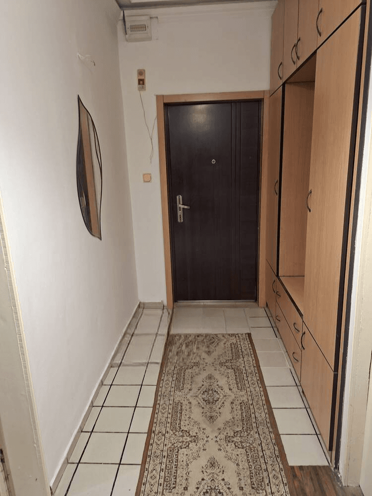 Тристаен апартамент - кв. Кючук Париж