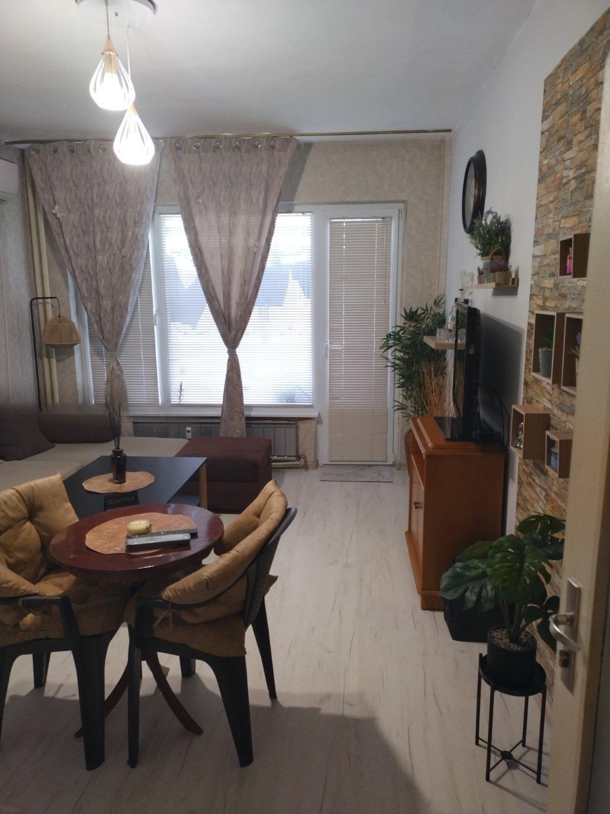 Двустаен обзаведен апартамент - кв. Тракия 2