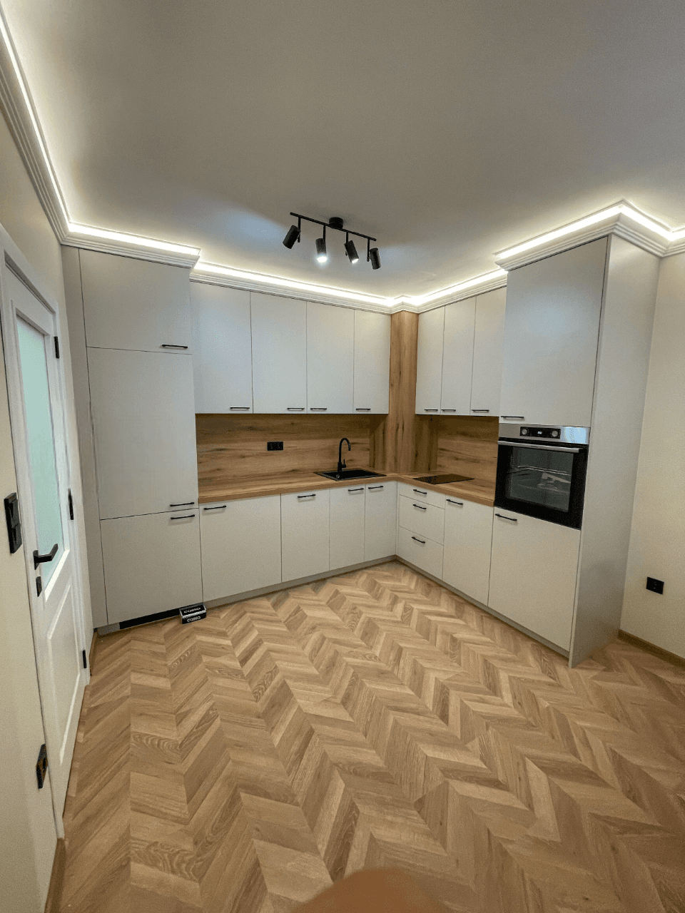 Двустаен обзаведен апартамент - кв. Южен