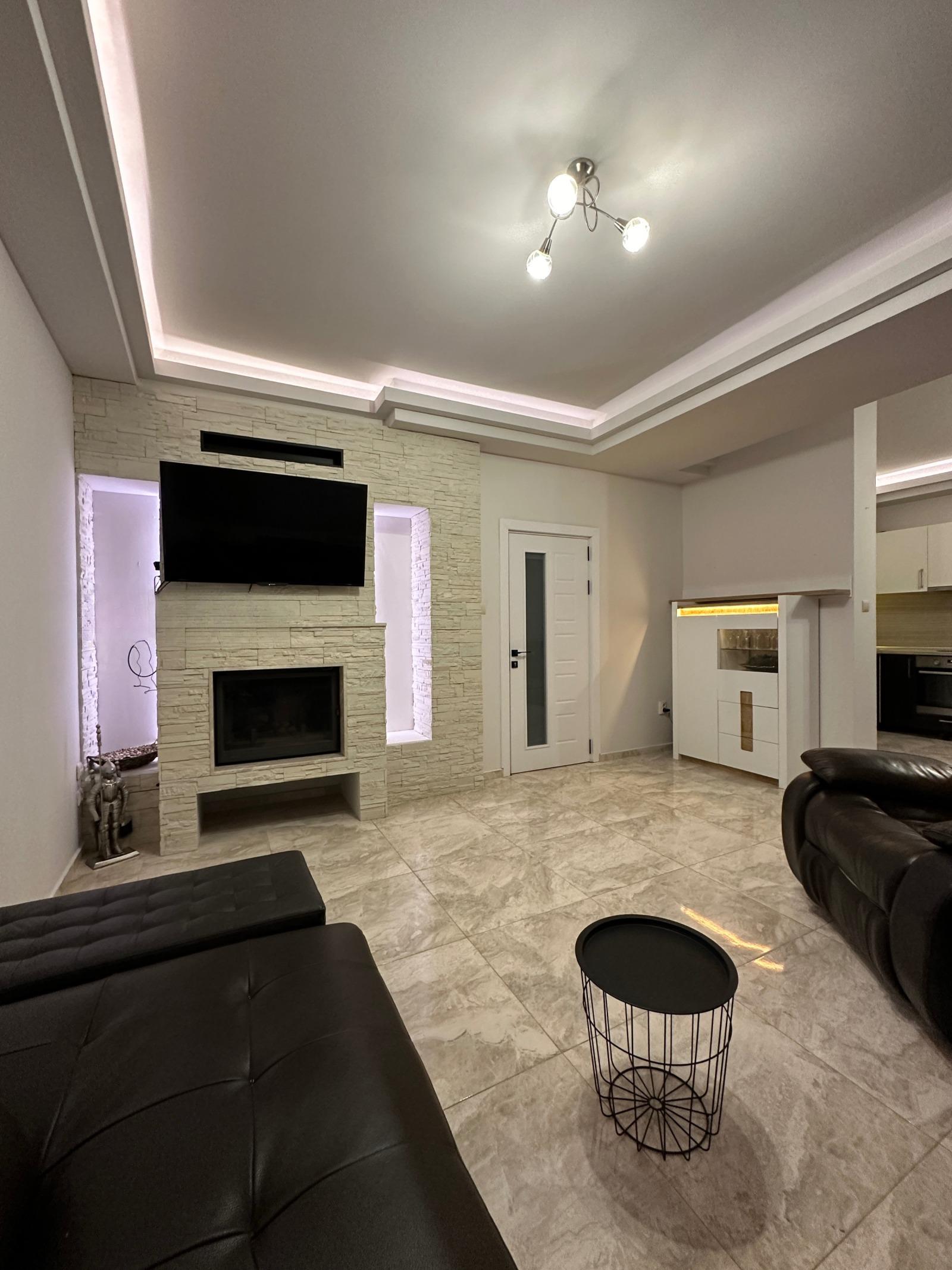 ОБЗАВЕДЕНА Къща в град Куклен 3