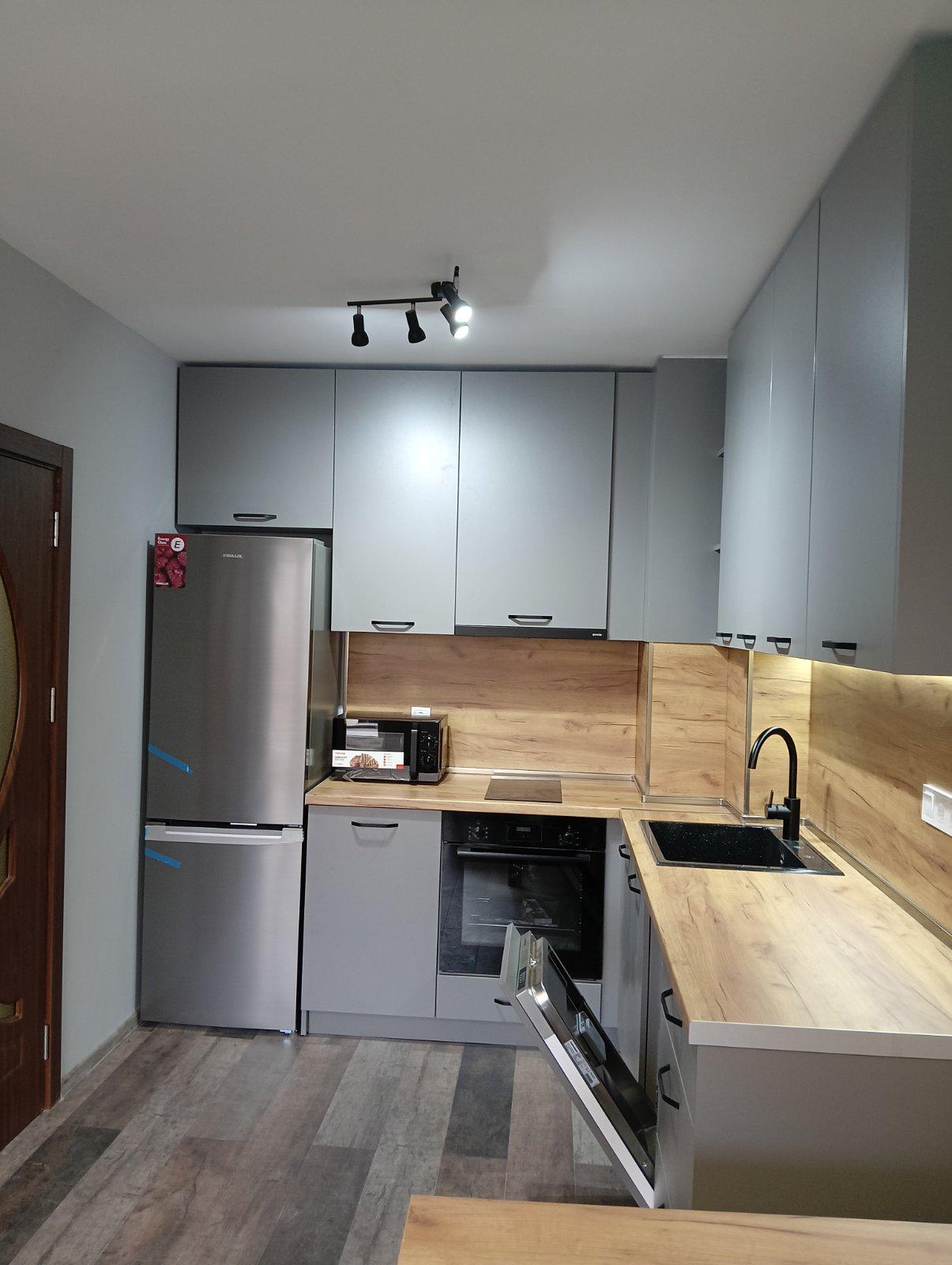 Двустаен обзаведен апартамент - кв. Христо Смирненски 2