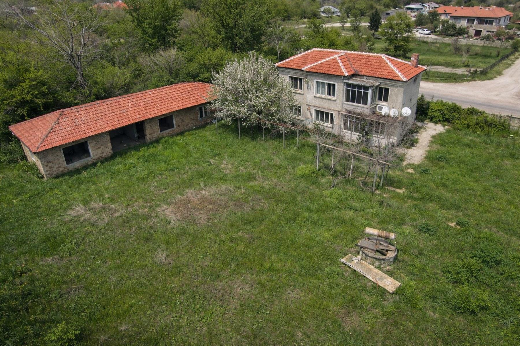 Къща за продажба в село Златовръх 3