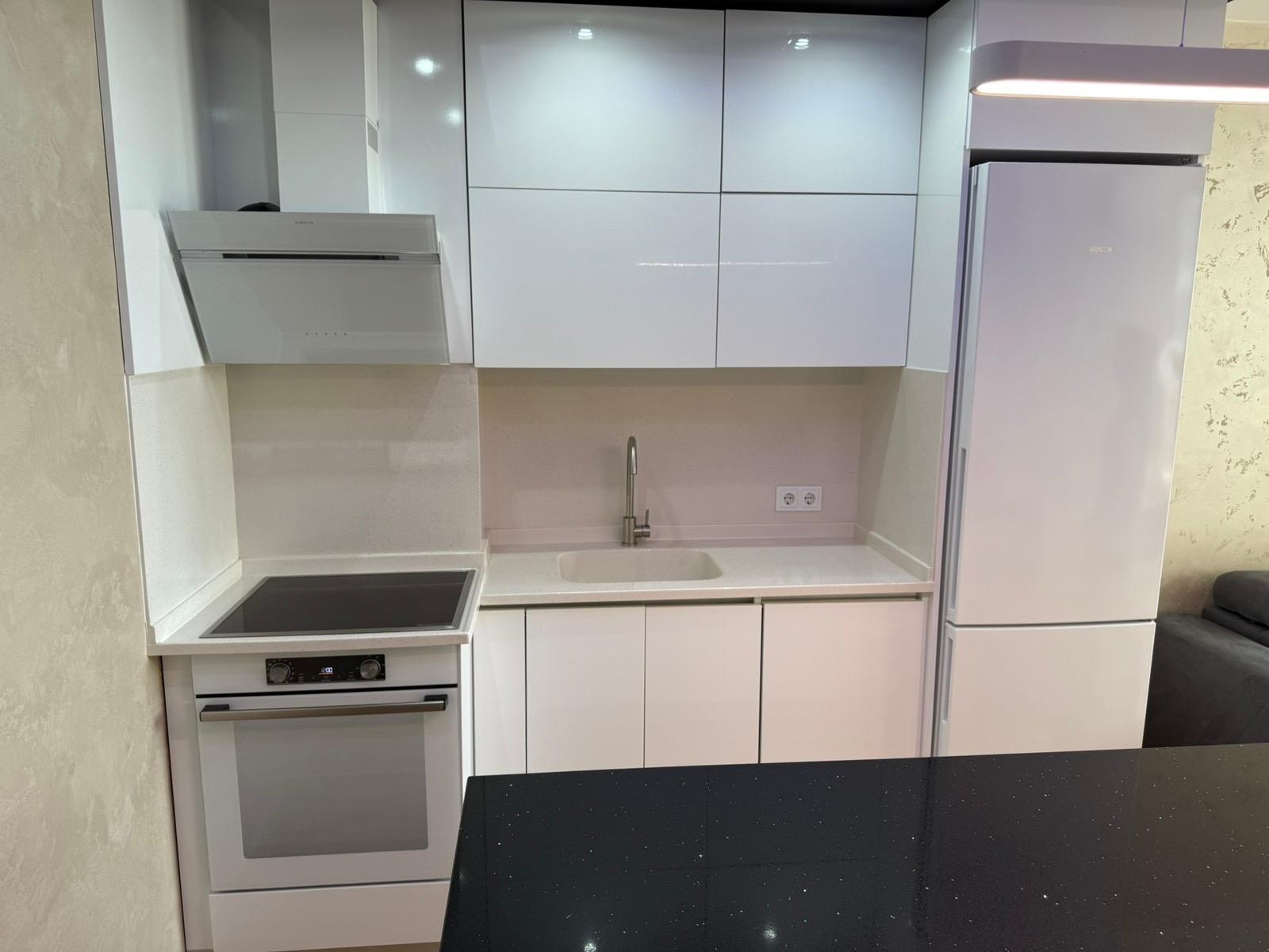 Двустаен ОБЗАВЕДЕН апартамент - кв. Беломорски 2