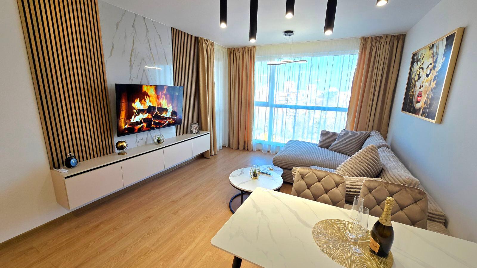 НОВ Двустаен обзаведен апартамент - кв. Южен