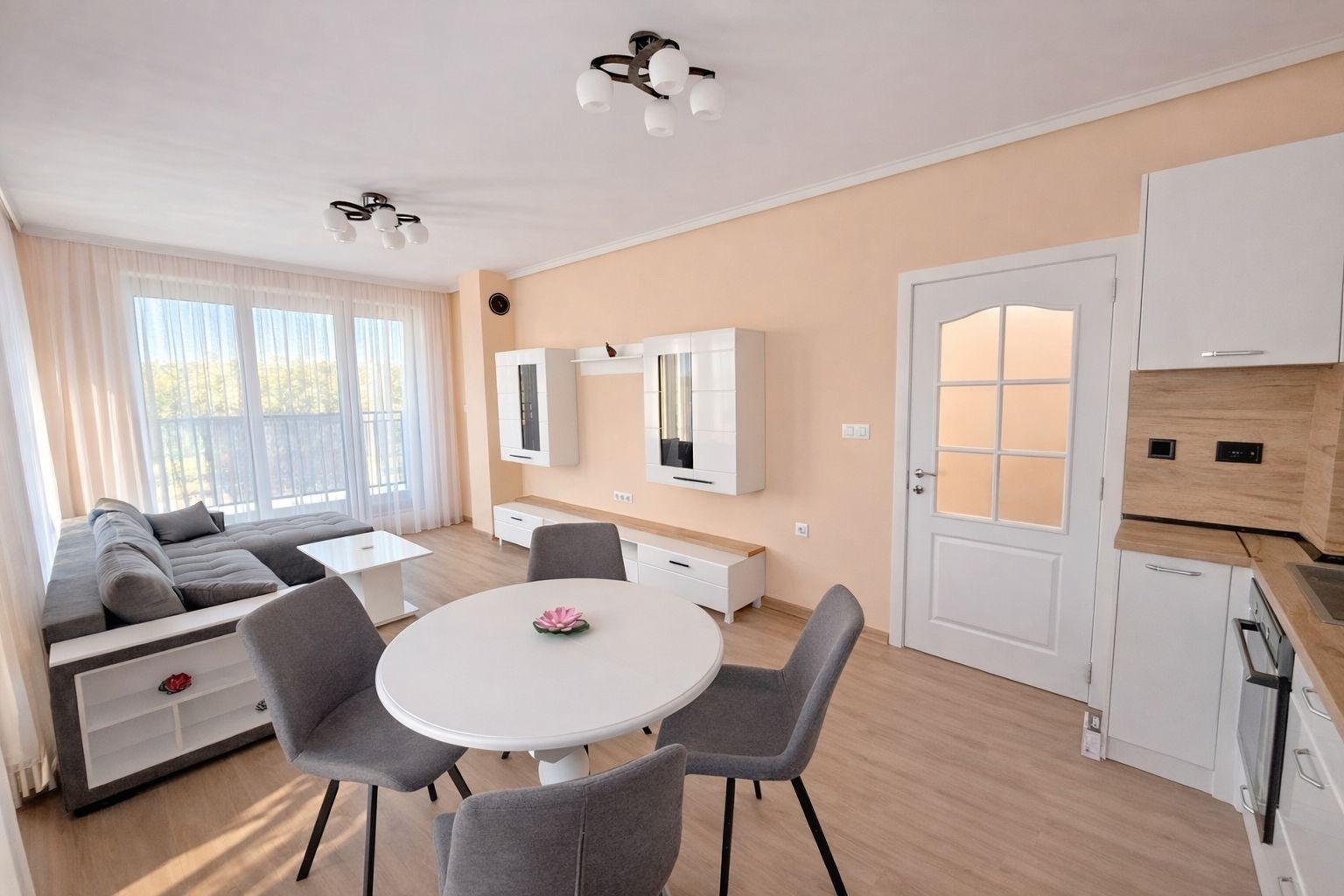 Двустаен обзаведен апартамент в НОВ КОМПЛЕКС - кв. Тракия 3