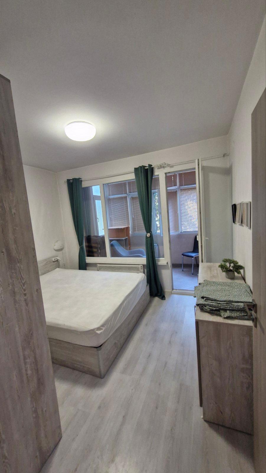 Двустаен преустроен в тристаен апартамент - кв. Каменица 1 2