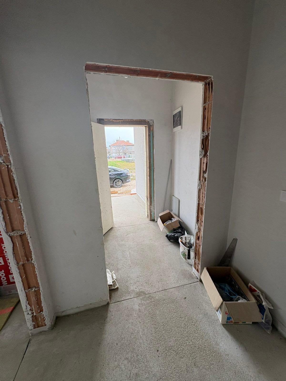 Къща за продажба с АКТ 16 - село Златитрап 3