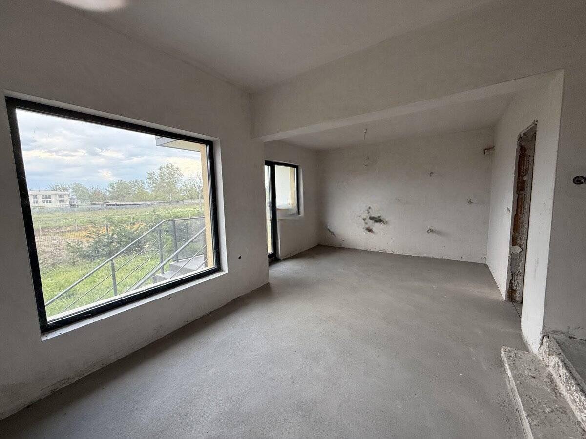 Къща с АКТ 16 в кв. Западен 3