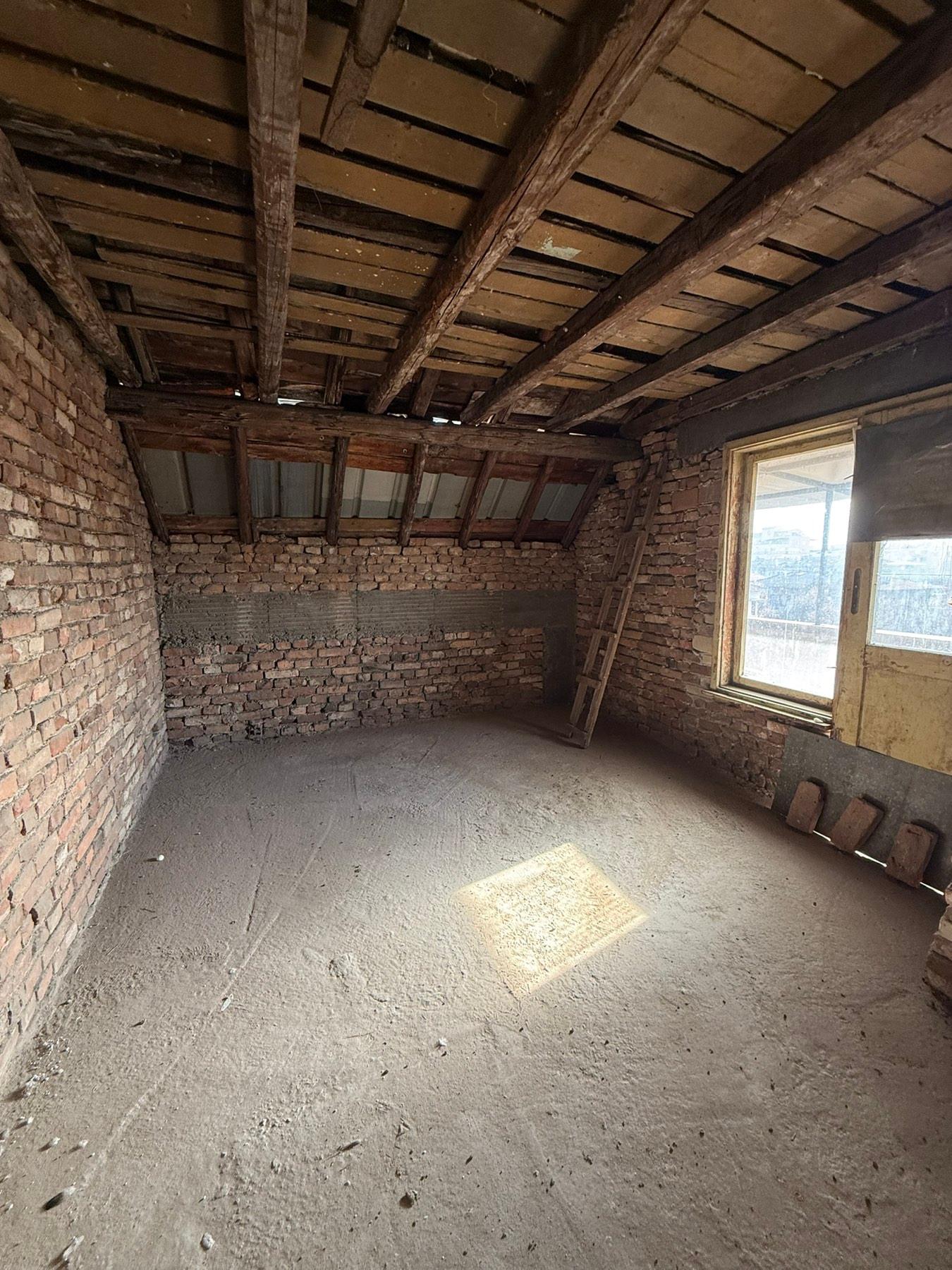 Двустаен апартамент - кв. Кючук Париж с ПАРКОМЯСТО 3