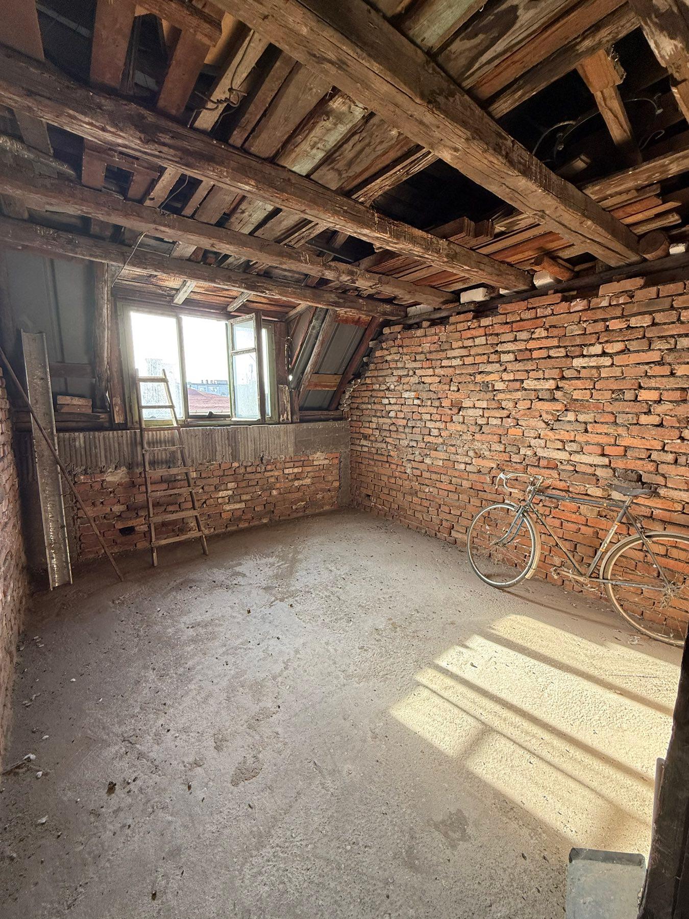 Двустаен апартамент - кв. Кючук Париж с ПАРКОМЯСТО 2