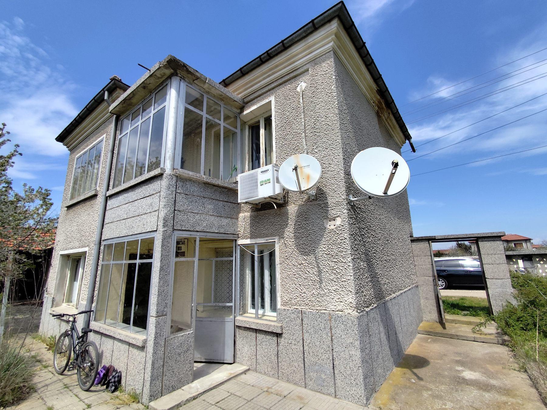 Къща за продажба в село Златовръх