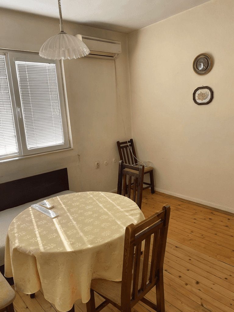 ТОП ЦЕНТЪР - Етаж от къща с гараж и паркоместа, Пловдив 2