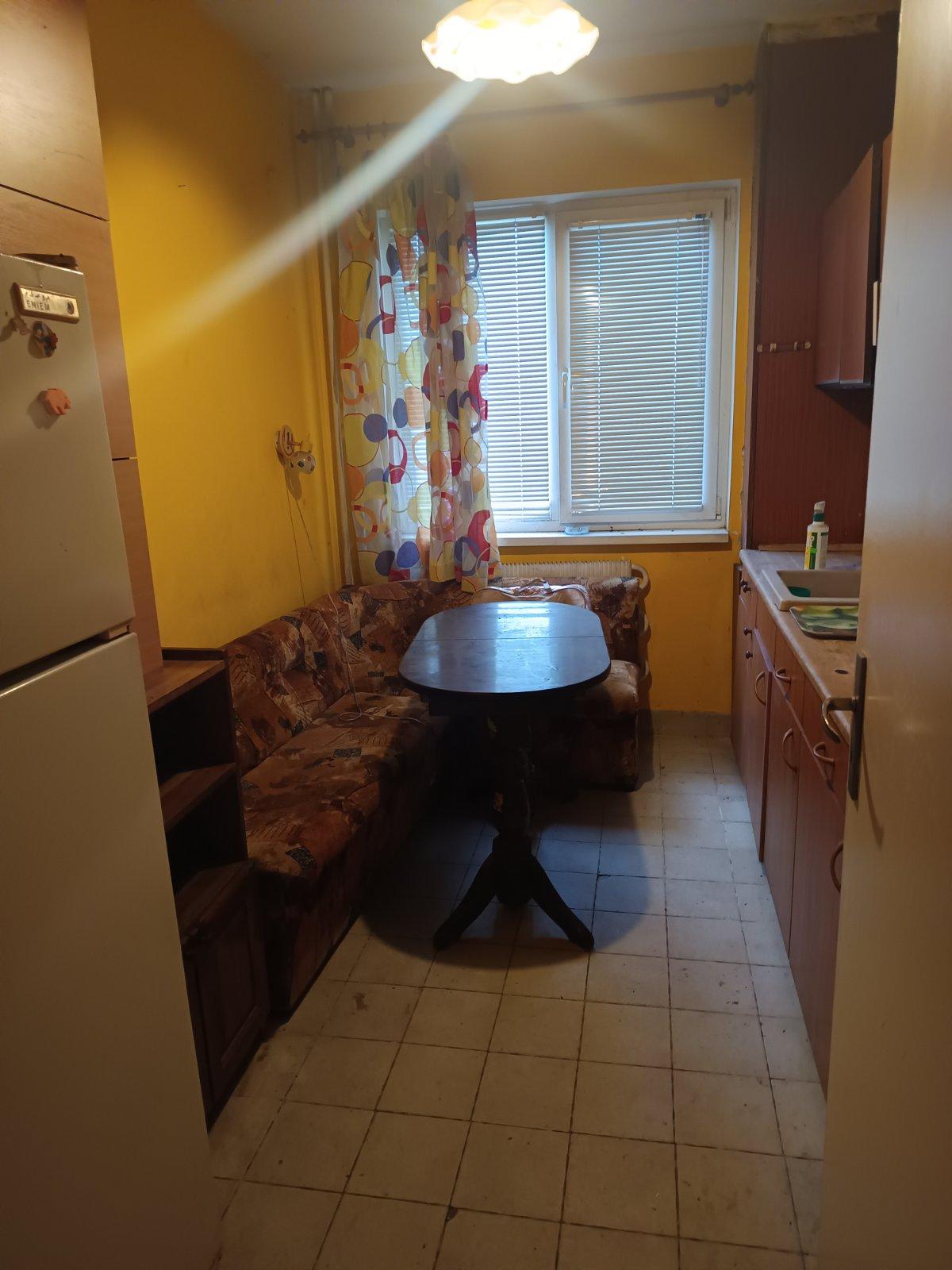 Тристаен апартамент кв. Тракия 3